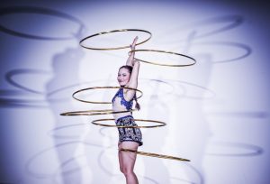 Die bezaubernde Mélodie Lamoureux beim Hula Hoop. (Bild: GOP)