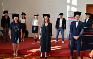 Hansa-Berufskolleg: Verabschiedung der Bachelorstudierenden der Studiengruppe WF16F. (Foto HBK-LV)