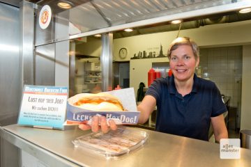 Seit genau 30 Jahren eine Institution in Münster: Die "Hot Dog Station" von Juta Morthorst. (Foto: Bührke)