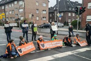 Die "Letzte Generation" bei einer Protestaktion auf der Warendorfer Straße. (Foto: Letzte Generation)