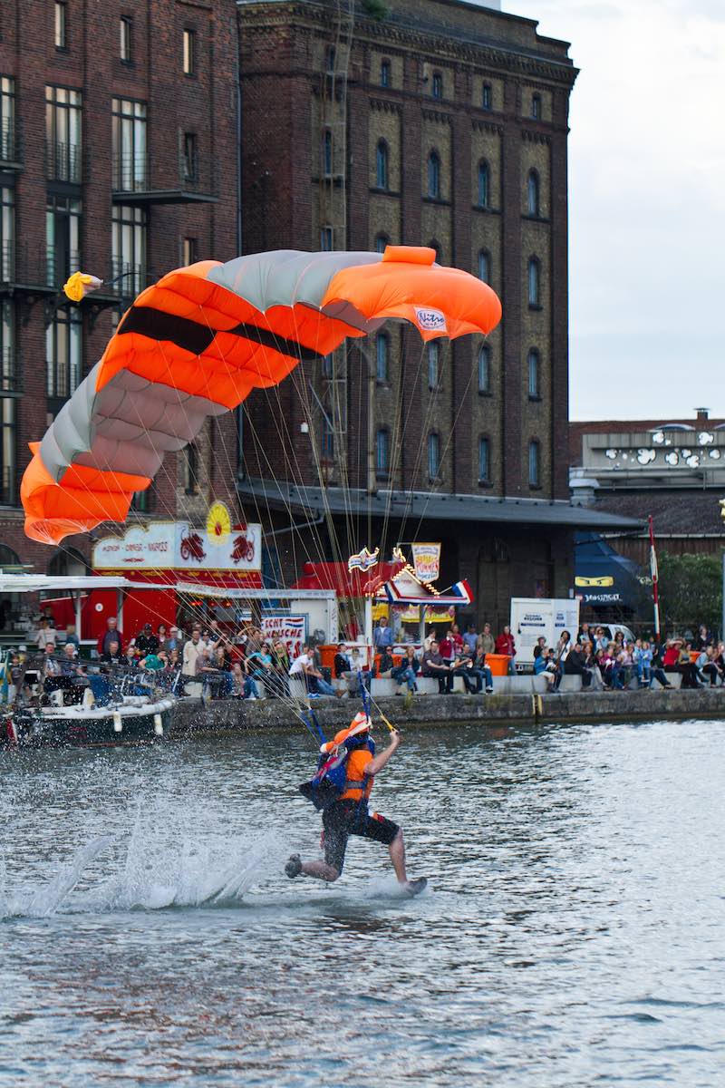Die Landung im Hafenbecken 2014. (Foto: Philip Berstermann)