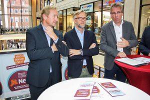 Enttäuscht über die Entwicklung in Sachen verkaufsoffener Sonntag in Münster (v.l.): Matthias Lückertz und Tobias Viehoff von der „Initiative starke Innenstadt“ sowie Michael Radau vom Handelsverband NRW/Westfalen/Münsterland. (Foto: nn)