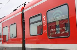 Im RE 42 auf der Strecke Münster-Mönchengladbach und retour können Bahnkunden über WLAN online gehen. (Foto: AM)