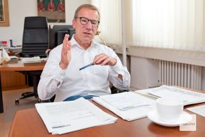 Wolfgang Heuer ist als Feuerwehrdezernent auch in diesem Fall Leiter des Krisenstabs. (Foto: Michael Bührke)