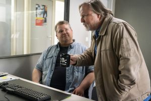 Endlich ordentlicher Kaffee im Präsidium. Seinem Chef Frank Thiel scheint es zu schmecken. (Foto: ARD / Thomas Kost)