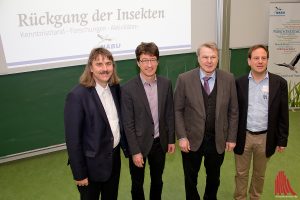 Trafen sich im münsterschen Institut für Landschaftsökologie ILÖK (v.l.): Josef Tumbrinck (NABU), Prof. Tillmann Buttschardt (ILÖK), Dr. Heinrich Bottermann (Landwirtschaftministerium) und Prof. Christoph Scherber (ILÖK). (Foto: mb)