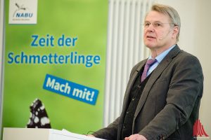 Dr. Heinrich Bottermann kam für die erkrankte NRW-Landwirtschaftsministerin Christina Schulze Föcking. (Foto: mb)