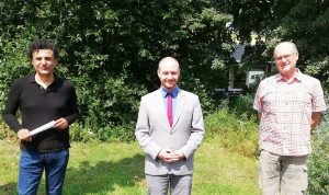 Dr. Georgios Tsakalidis, Lars Nowak und Franz Pohlmann führen ab August als „Internationale Fraktion Die PARTEI/ÖDP“ ihre gemeinsame Arbeit im Stadtrat fort. (Foto: PM)