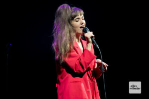 Die Französin Camille Bertault sang - begleitet vom Pianisten David Helbock - Stücke von so unterschiedlichen Komponisten, wie Ornette Coleman, Bach und Björk. (Foto: Michael Bührke)