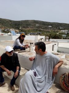 Regisseur Javad Karachi und Darsteller Panagiotis Verveniotis (Sokrates) bei Dreharbeiten in Griechenland. (Foto: Javad Karachi)