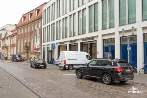 Für eine autoarme Innenstadt könnten in den Augen der Volt-Ratsgruppe die PKW Parkflächen beispielsweise für Fahrräder und Lastenräder genutzt werden. (Foto: Michael Bührke)