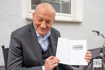 Drei Exemplare mit der Unterschrift von Leonard Lansink werden verlost (Foto: Bührke)