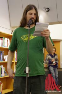 Michael Goehre gewann den Poetry Slam in der Stadtbücherei. (Foto: ka)