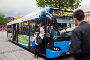 In den Bussen gelten ab dem 1. August neue Fahrpreise. (Foto: Peter Leßmann)