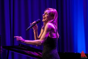 Ute Lemper bei einem Konzert in Münster im Januar 2015. (Foto: sg)