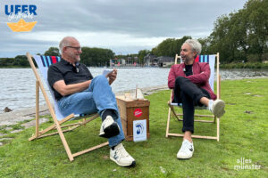 Stiller Star am Aasee: Jan Loechel (r.) im Gespräch mit Michael Bührke. (Foto: Thomas Hölscher)