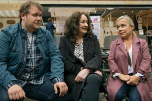 Mirko Schrader (Björn Meyer, l.) und Silke Haller (ChrisTine Urspruch, r.) wurden von Staatsanwältin Wilhelmine Klemm (Mechthild Großmann, m.) zu "Sensibilitätsbeauftragten" ernannt. (Foto: WDR/Bavaria Fiction GmbH/Thomas Kost)