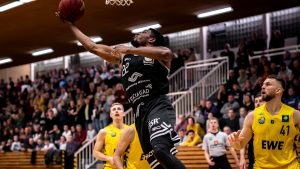 Auch Malcolm Delpeche punktete im Spiel bei den Baskets Juniors Oldenburg, doch am ende hat es nicht gereicht. (Foto: Christina Pohler/ WWU Baskets)