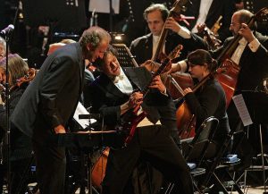 Die Neue Philharmonie Frankfurt wird am ersten August-Wochenende vor dem Schloss spielen. (Foto: Günther Hamisch)