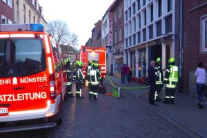 Bei "What's Beef" auf der Königstraße hat es am Freitagabend gebrannt. (Foto: Feuerwehr Münster)