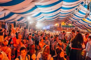 Partystimmung auch dieses Jahr wieder im Festzelt beim Oktoberfest Münster. (Foto: Rene Meyer) 