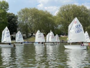 Am 6. Mai werden sich beim ersten Aaseetag mehr als 50 kleine Boote auf dem Aasee tummeln. (Foto: PM)