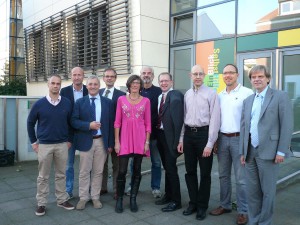 (v.l.:) PD. Dr. Eile Rijcken, Prof. Matthias Brüwer, Prof. Matthias Hoffmann, PD Dr. Ulrich Peitz, Gudrun Bruns, Prof. Peter Feindt, PD Dr. Karten Wiebe, Dr. Klaus-Peter Czudaj, Dr. Gernot Bramkamp, Prof. Udo Sulkowski. (Foto: Krebsberatung)