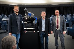 LWL-Direktor Matthias Löb, Planetariumsleiter Dr. Björn Voss und Museumsdirektor Dr. Jan Ole Kriegs stellen der Presse das rundum erneuerte Planetarium vor. (v.re.n.li.: ; Foto: LWL/Fialla)