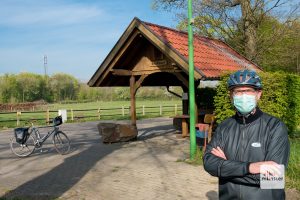 Auf Tour durch's Münsterland nur mit Mundschutz? Das ist natürlich Quatsch, sofern sich keine weiteren Personen in unmittelbarer Nähe befinden (Foto: Michael Bührke)