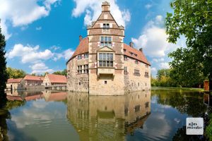 Burg Vischering, die vielleicht eindrucksvollste Wasserburg des Münsterlandes. (Foto: Michael Bührke)