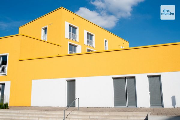 Die auffälligen Gebäude der Studierendenwohnheime an der Boeselagerstraße ist die derzeit größte Passivhaussiedlung Europas. (Foto: Bührke)