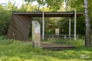 Schutzhütte mit Hörstation. (Foto: Michael Bührke)