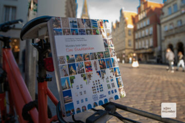 So sieht es aus, das "Stadtlexikon" des Münstermitte Medienverlags. (Foto: Bührke)