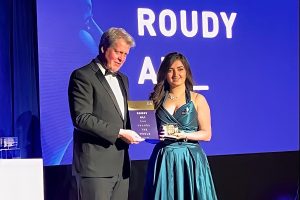 Roudy Ali (r.) wird mit dem Diana Award ausgezeichnet. (Foto: Privat)