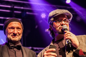 Das skate-aid Team um Initiator Titus Dittmann (li.) lädt zur großen Jubiläumsgala. Auch Musiker Henning Wehland wird auf der Bühne stehen. (Foto: sg) 