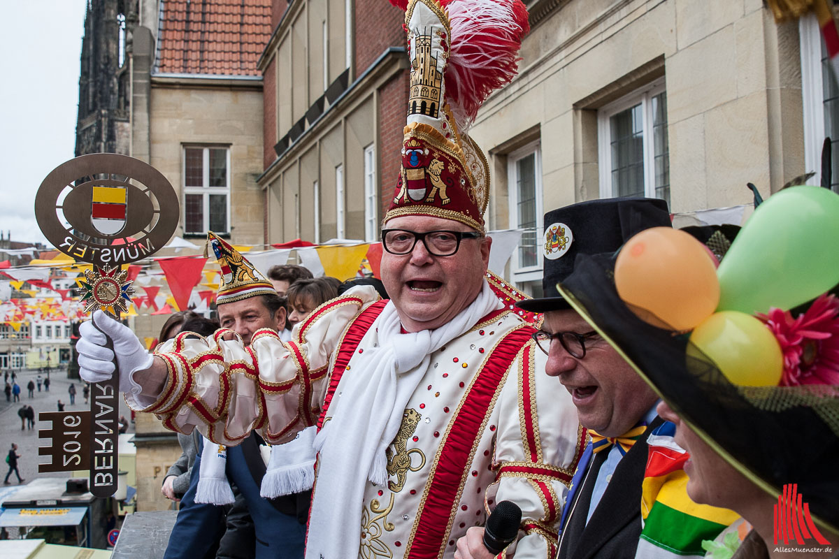 Geschafft: Prinz Bernard I. hat den Schlüssel zur Stadt. (Foto: sg)