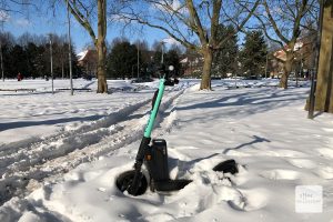 Temperaturen bis minus 17 Grad sind nicht unbedingt günstig für die Akkus der E-Scooter. (Foto: Bührke)