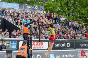 Bei den Herren siegten die Niederländer Alexander Brouwer und Robert Meeuwsen (li.) im Finale gegen Philipp Arne Bergmann und Yannick Harms. (Foto: cf)