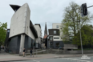 Grüne, SPD und Volt sind für eine regelmäßige Sonntagsöffnung der Stadtbücherei an Sonntagen. (Archivbild: Michael Bührke)