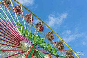 Für den Sommersend kommt in den Ferien, wie schon im Herbst, der mobile Freizeitpark auf den Schlossplatz (Foto: Carsten Pöhler) 