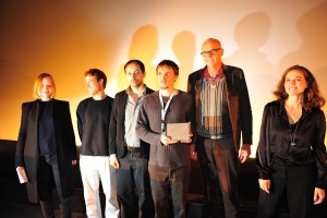 Kurzfilm-Preisträger Malte Stein (3.v.r., "Blauer Traum“) inmitten der Kurzfilm-Jury, Filmfestival Münster 2013. (Foto: PR)