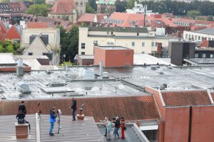 Über den Dächern von Münster: Hoch hinaus auf das Dach des Stadthauses 1 zog es das Tatort-Team für die Folge „Propheteus“. (Foto: Stadt Münster/Britta Roski)