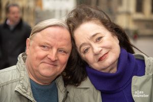 Axel Prahl und Mechthild Großmann am Rande der Dreharbeiten für den nächsten Münster Tatort. (Foto: Michael Bührke)