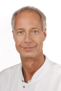 Der Ernährungsmediziner Dr. Reinhold Gellner, Oberarzt der Medizinischen Klinik B (Gastroenterologie, Hepatologie, Endokrinologie, Klinische Infektiologie) am UKM ist überzeugt, dass beim Abnehmen vieles Kopfsache ist. (Foto: UKM)