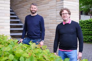 Dr. Matthias Marckhoff (li.) und Priv.-Doz. Dr. Manuel Föcker befragen derzeit Schüler und Studenten zu Bewegung und Wohlbefinden in Zeiten von Kontaktbeschränkungen. (Foto: UKM / Wibberg