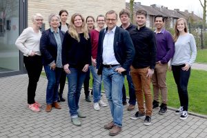 Das Team der Spezialambulanz für Essgestörte am UKM um Prof. Georg Romer (vorn). (Foto: UKM)