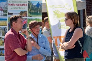 Der Geograf Georg Heinrich (li.) bietet umweltveträgliche Reisen in die deutschen Nationalparks an. (Foto: Michael Bührke)