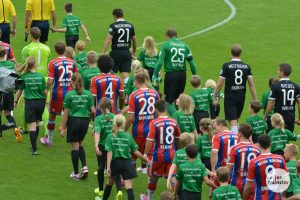 Bis zum FC Bayern München sprach sich das Unwetter herum. Kurzerhand brachte man zum Pokalspiel beim SC Preußen Münster eine Spende in fünfstelliger Höhe mit. (Foto: Marc Geschonke)