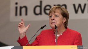 Kanzlerin Merkel und einige CDU-Parteigenossen sprachen gestern auf dem Domplatz in Münster. (Foto: Thomas M. Weber)