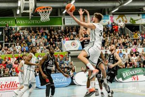 Die Baskets krönten die Märchensaison mit der Meisterschaft. (Foto: Claudia Feldmann)